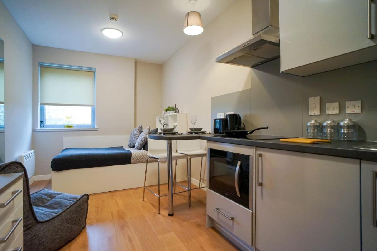 1 Bedroom Apartments, Studios And Ensuite Bedrooms With Shared Kitchen At Centro House In 스털링 외부 사진