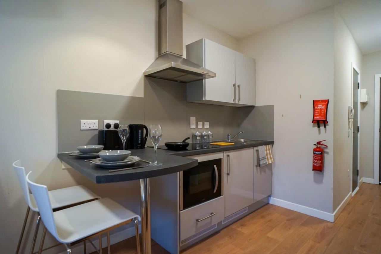 1 Bedroom Apartments, Studios And Ensuite Bedrooms With Shared Kitchen At Centro House In 스털링 외부 사진