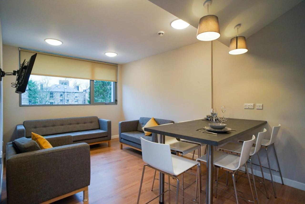 1 Bedroom Apartments, Studios And Ensuite Bedrooms With Shared Kitchen At Centro House In 스털링 외부 사진