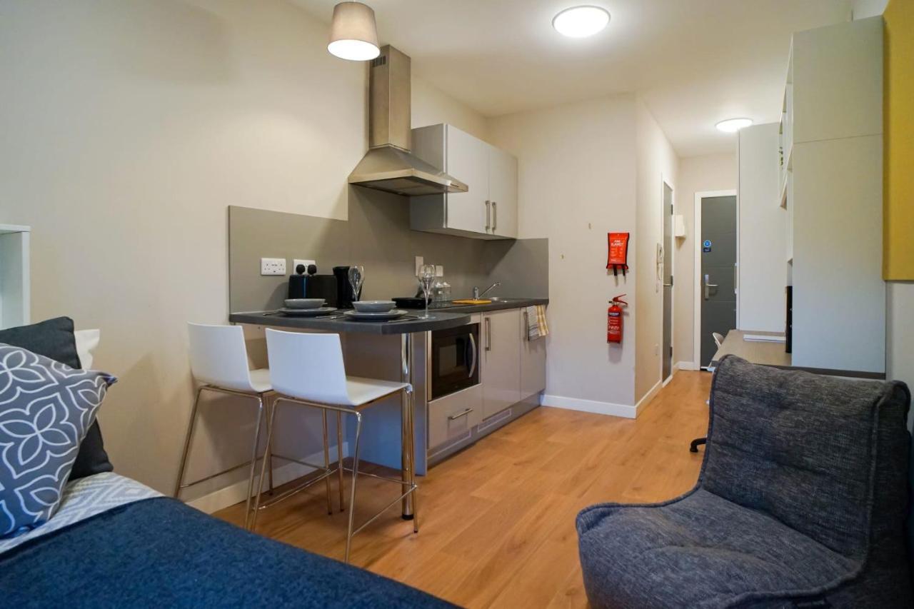1 Bedroom Apartments, Studios And Ensuite Bedrooms With Shared Kitchen At Centro House In 스털링 외부 사진