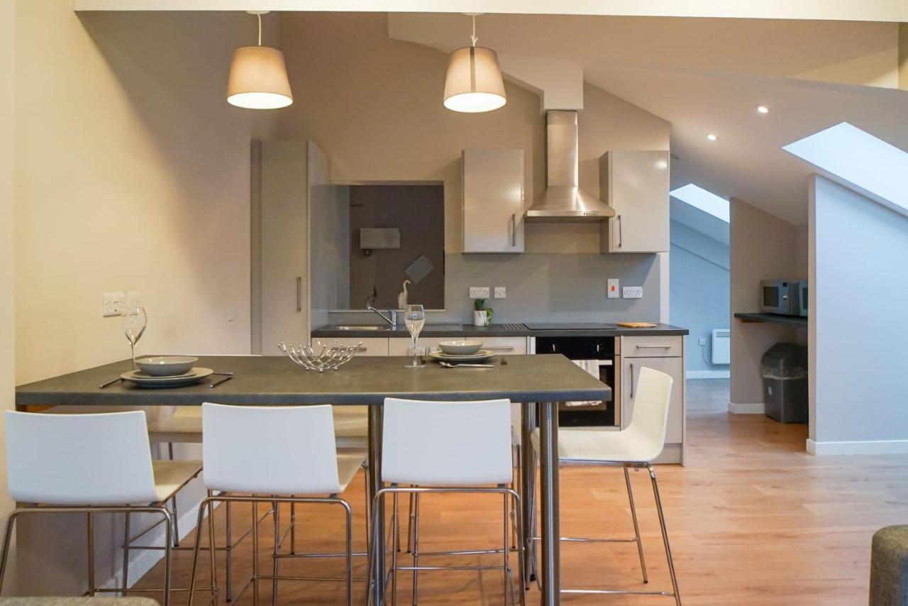 1 Bedroom Apartments, Studios And Ensuite Bedrooms With Shared Kitchen At Centro House In 스털링 외부 사진