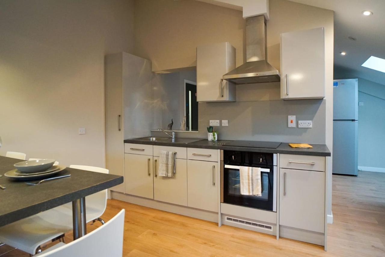 1 Bedroom Apartments, Studios And Ensuite Bedrooms With Shared Kitchen At Centro House In 스털링 외부 사진