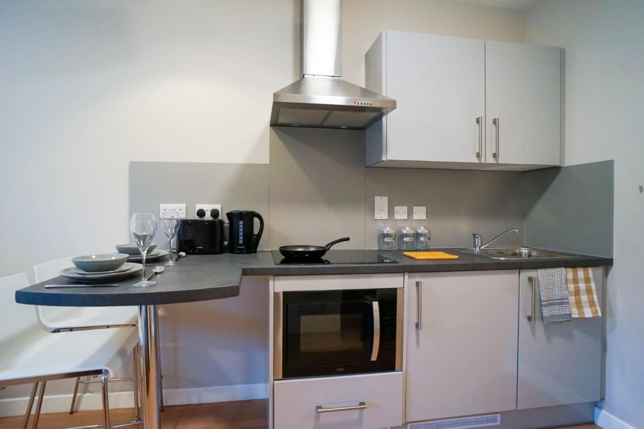 1 Bedroom Apartments, Studios And Ensuite Bedrooms With Shared Kitchen At Centro House In 스털링 외부 사진